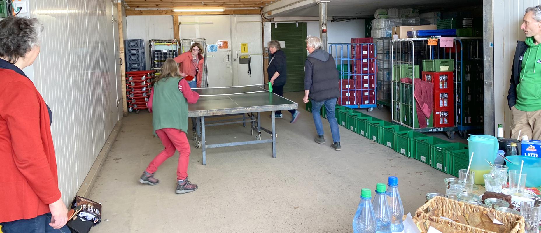 Tischtennisspiel in der Packhalle