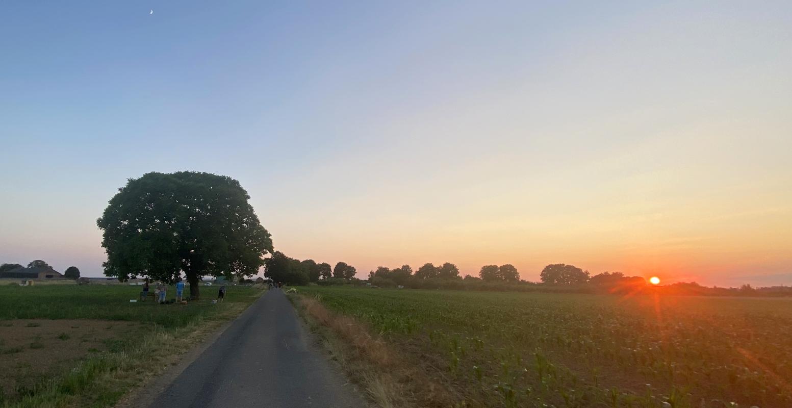 Saisongarten-Treffen am Nussbaum Sonnenuntergang