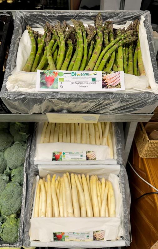 Spargel im Hofladen